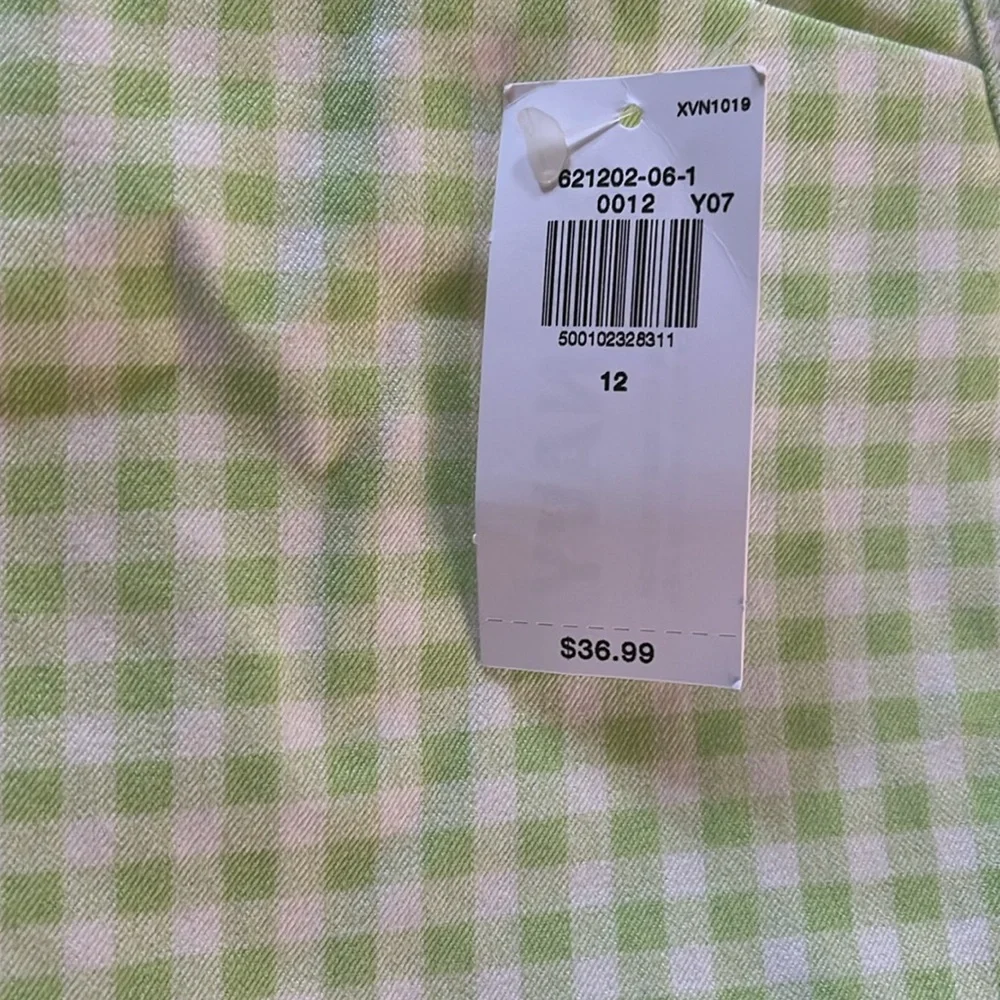 NWT OLD NAVY High-Waisted Pixie Trouser Shorts Green Gingham 5” inseam size 12
